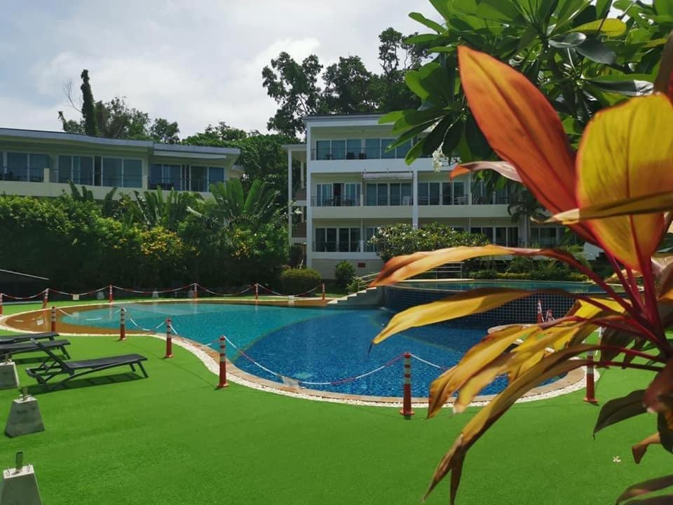 Karon Butterfly Kata Hill Condo By The Sea Ban Karon Екстер'єр фото